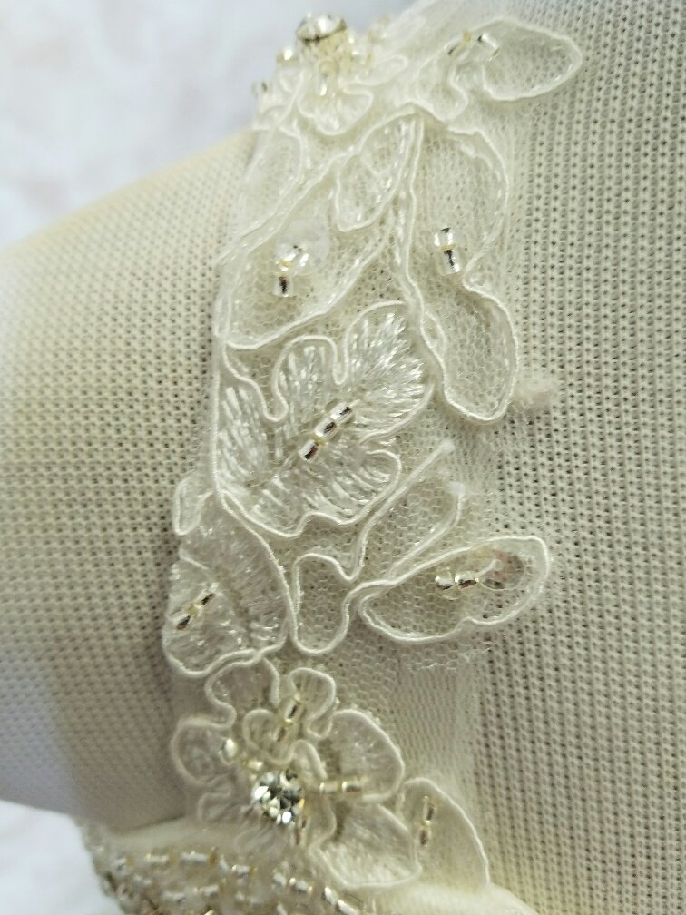 lace shoulder straps